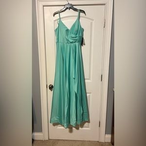 NWT: Dillard’s - Formal Dress - Mint Green - Size 15